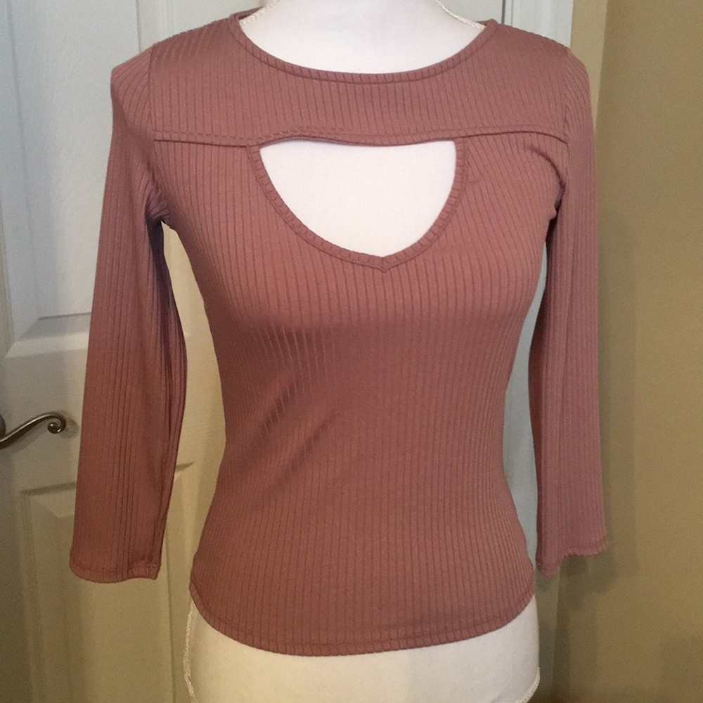 Last One! Lavenders cut out front top Small - Picture 4 of 4